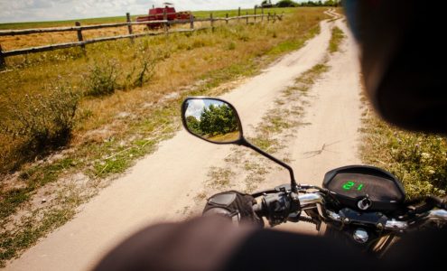 Podróże dwukołowcem: poradnik dla początkujących motocyklistów