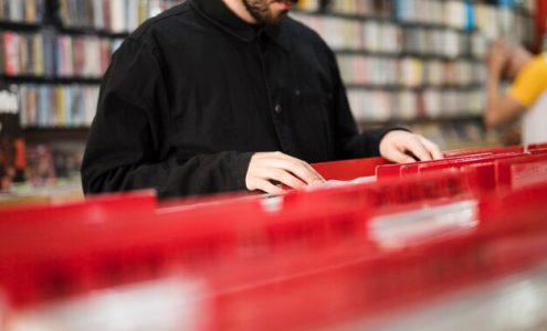 Jak optymalnie zorganizować przestrzeń w garażu z pomocą modułowych regałów?