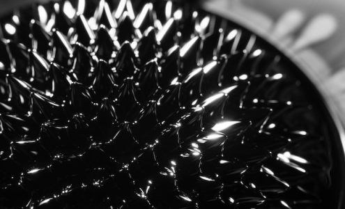 Jakie są kluczowe czynniki wpływające na trwałość łożysk w maszynach przemysłowych?