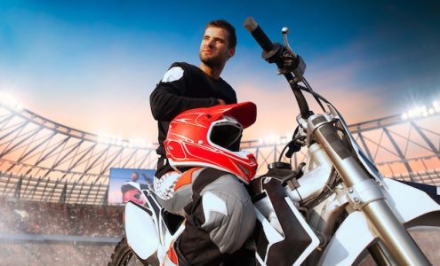 Pasja i precyzja: jak doskonalić umiejętności jazdy motocyklem na torze